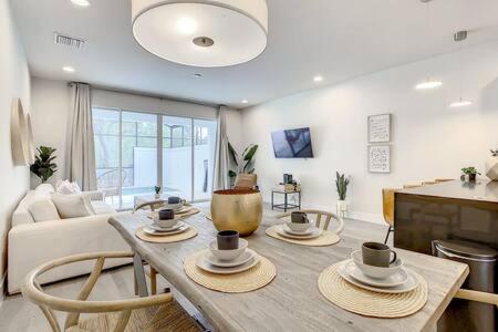 Trendy Thematic 3Br Townhouse With Private Pool Villa Orlando Luaran gambar